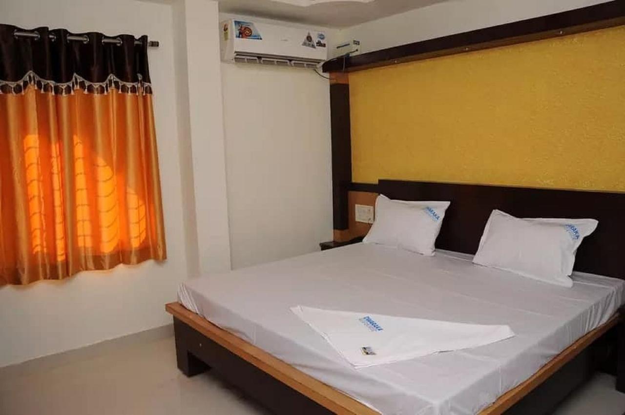 فندق Kākinādaفي  Dwaraka Residency المظهر الخارجي الصورة